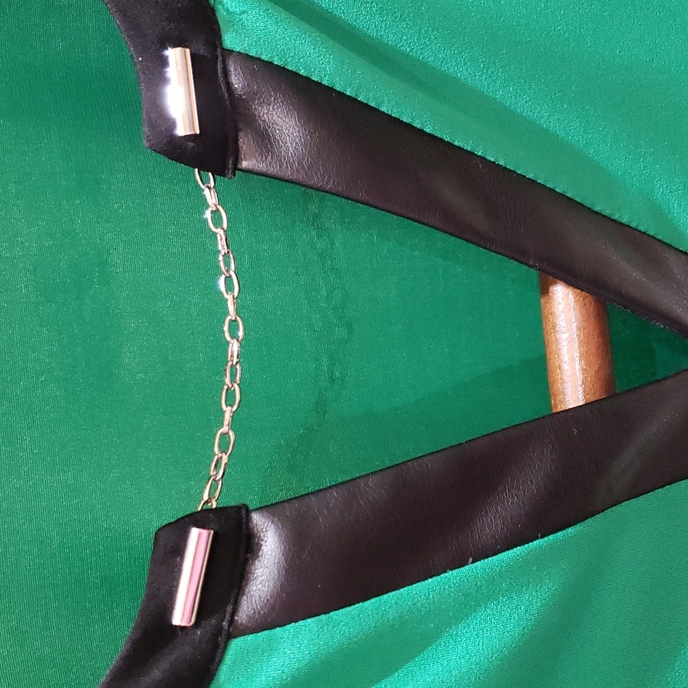 Nwot 1X Sleeveless top green with black vegan leather - Picture 12 of 13